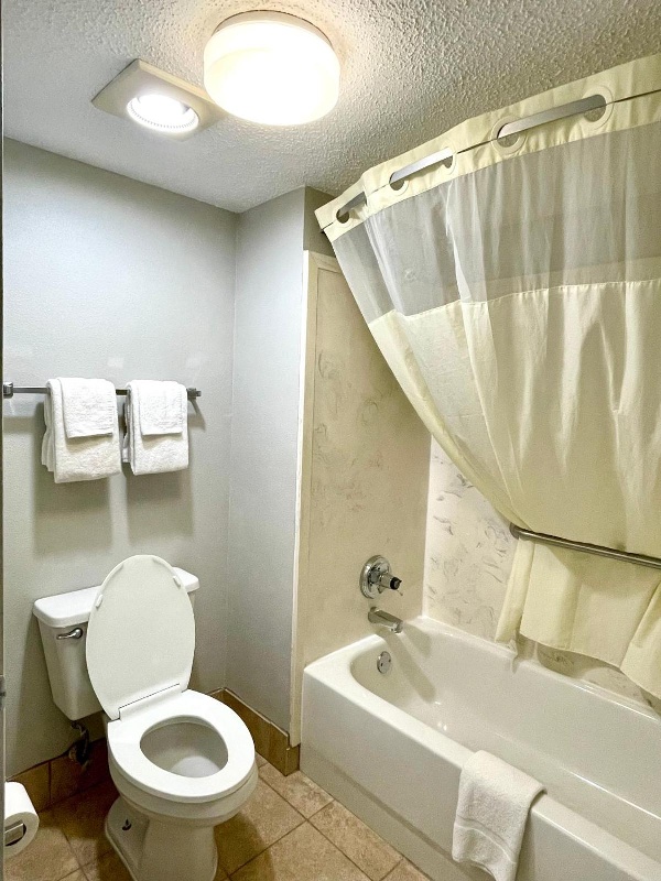Luxury Inn & Suites image 15