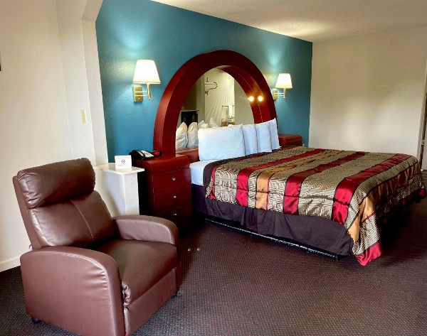 Luxury Inn & Suites image 21