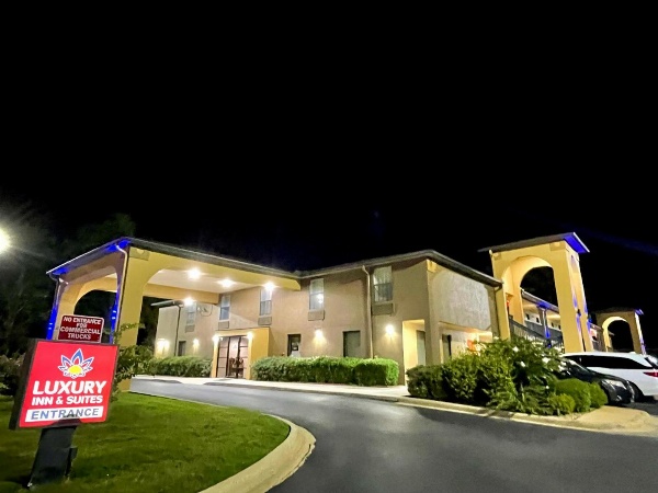 Luxury Inn & Suites image 7